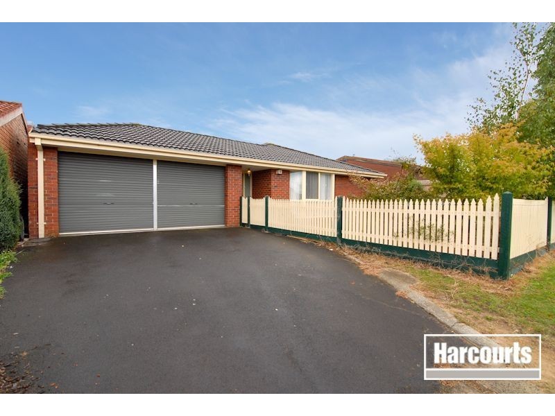12 Van Court, Narre Warren VIC 3805