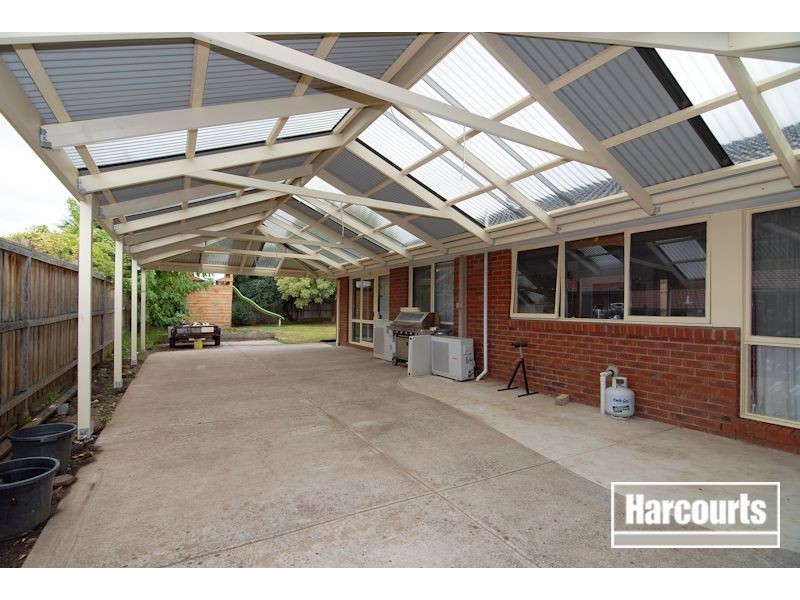 12 Van Court, Narre Warren VIC 3805