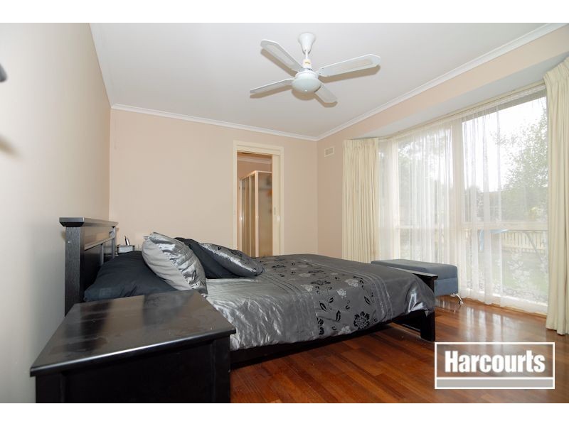 12 Van Court, Narre Warren VIC 3805