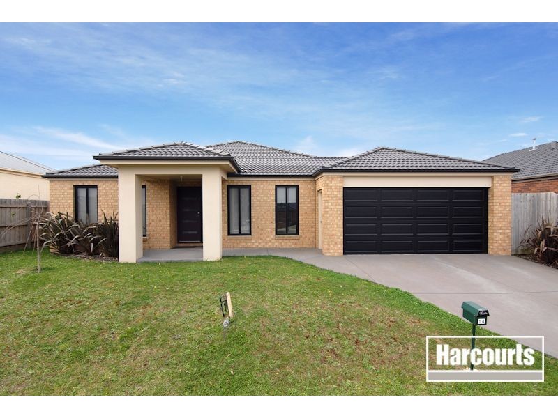 14 Ferndown Drive, Cranbourne VIC 3977