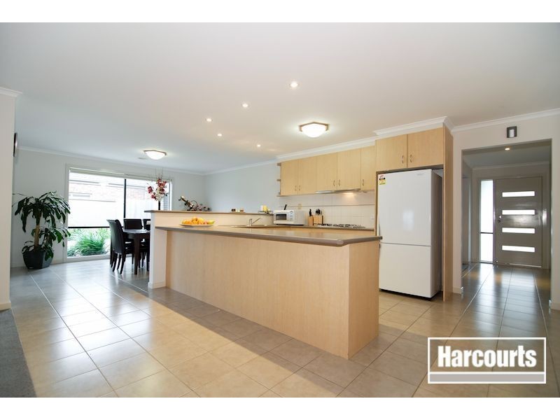 14 Ferndown Drive, Cranbourne VIC 3977