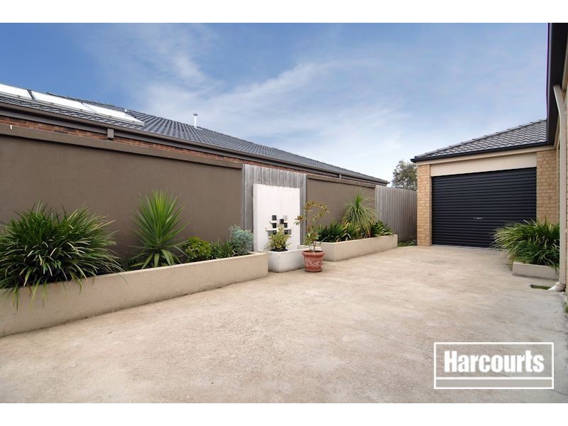 14 Ferndown Drive, Cranbourne VIC 3977