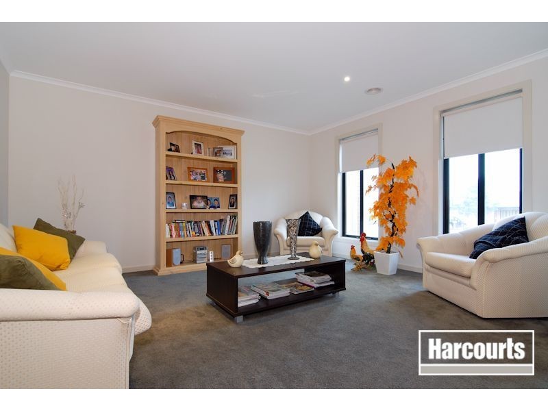14 Ferndown Drive, Cranbourne VIC 3977