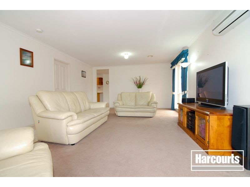 7 Milton Place, Narre Warren South VIC 3805