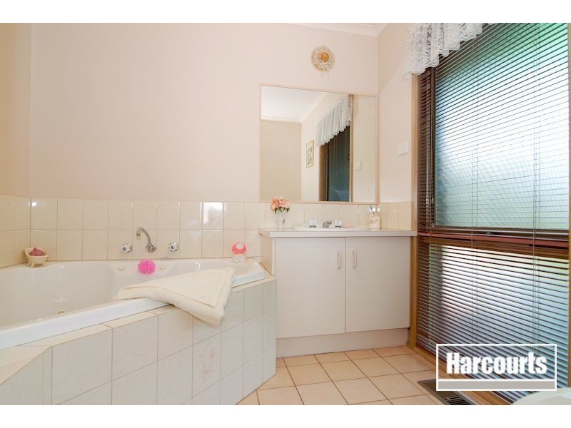 121 Kurrajong Road, Narre Warren VIC 3805