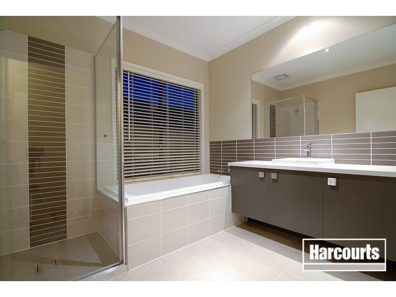 30 Salvia Avenue, Pakenham VIC 3810