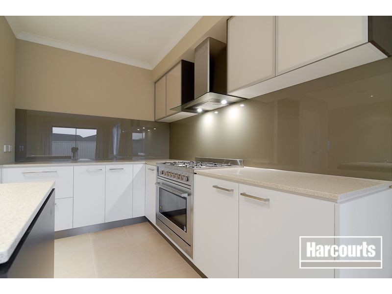 30 Salvia Avenue, Pakenham VIC 3810