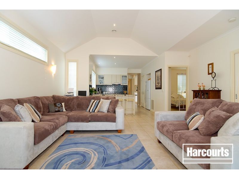 19 John Fisher Drive, Berwick VIC 3806