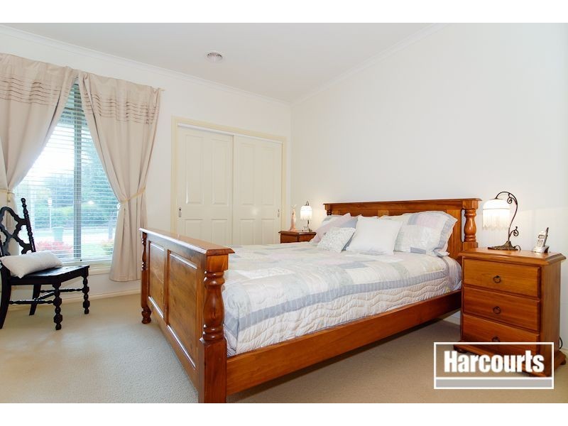 19 John Fisher Drive, Berwick VIC 3806