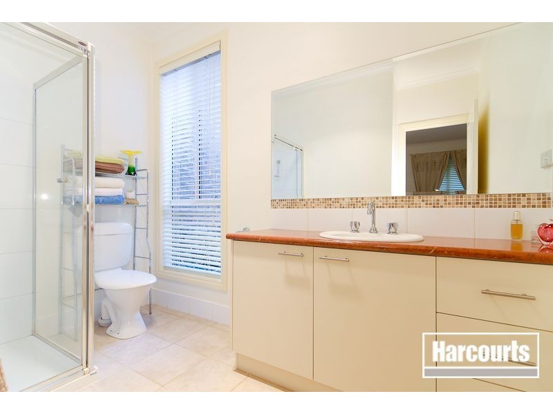 19 John Fisher Drive, Berwick VIC 3806