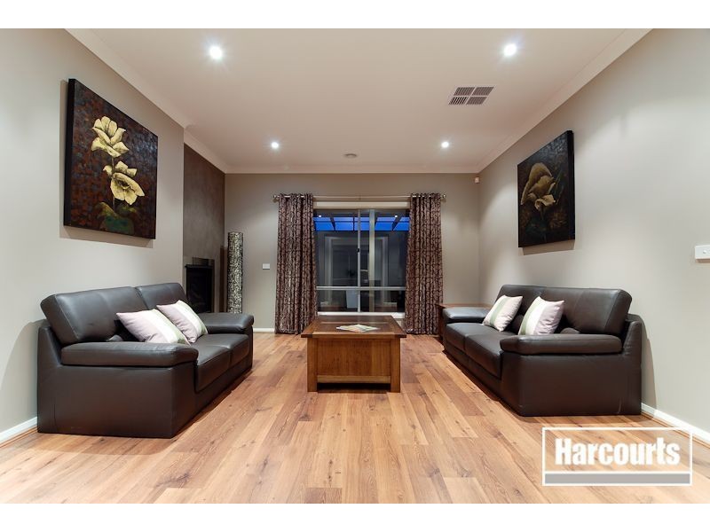 40 Wild Scotchman Way, Cranbourne East VIC 3977