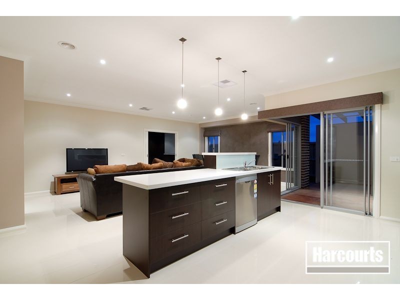 40 Wild Scotchman Way, Cranbourne East VIC 3977