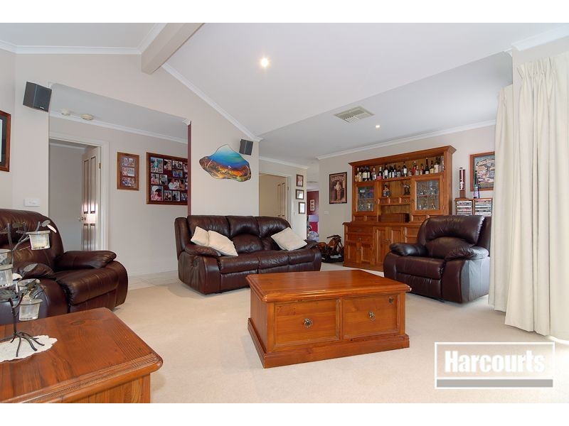 30 Oakleaf Place, Narre Warren South VIC 3805