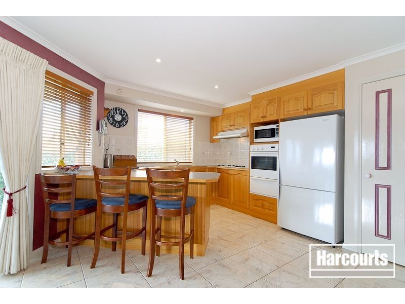 30 Oakleaf Place, Narre Warren South VIC 3805