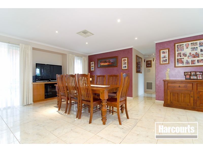 30 Oakleaf Place, Narre Warren South VIC 3805