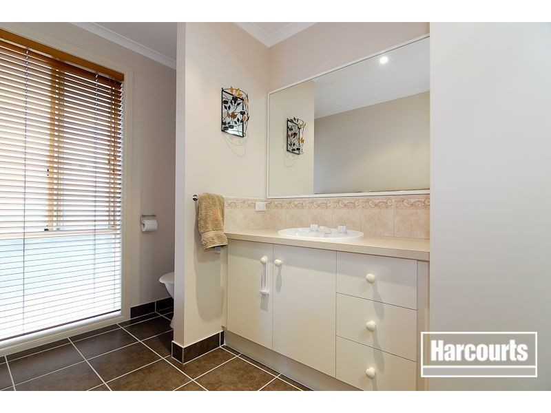 30 Oakleaf Place, Narre Warren South VIC 3805