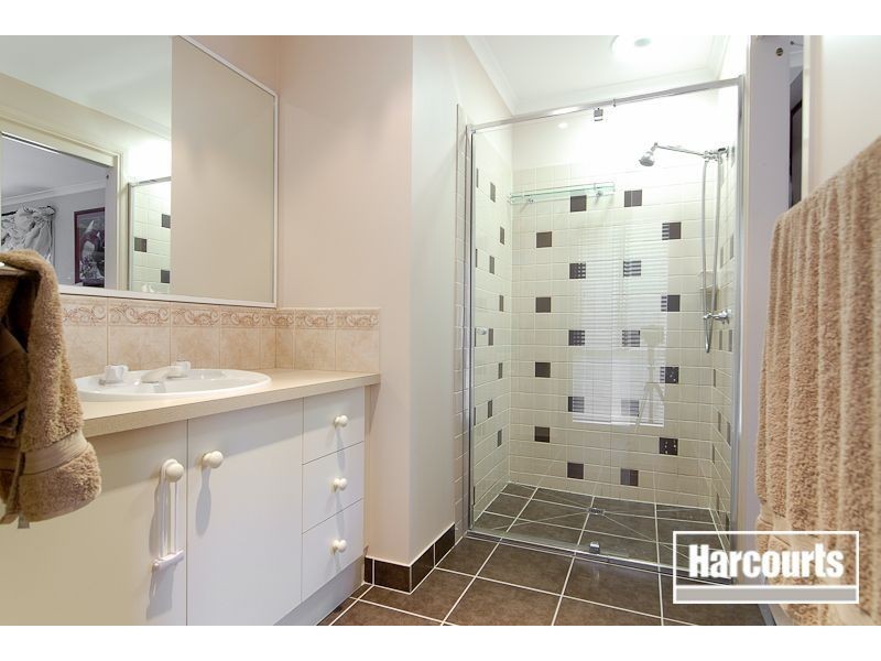 30 Oakleaf Place, Narre Warren South VIC 3805