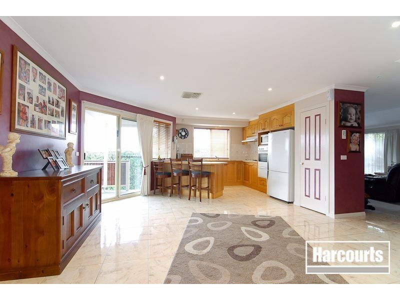 30 Oakleaf Place, Narre Warren South VIC 3805