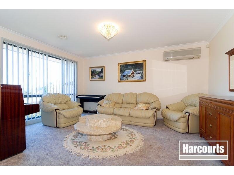 6 Sandhurst Mews, Hampton Park VIC 3976