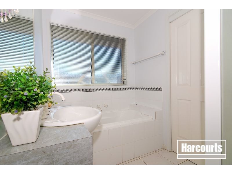 5 Jasa Crescent, Cranbourne West VIC 3977