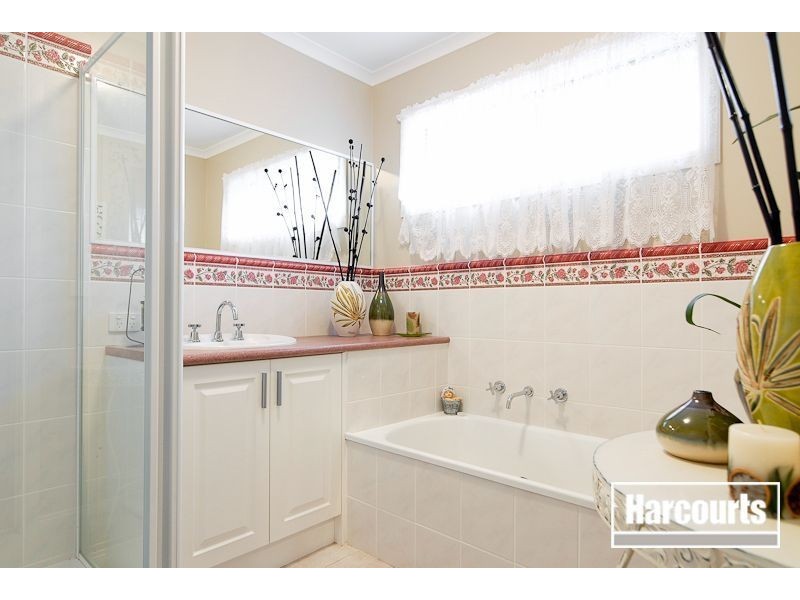 25 Warrenwood Place, Narre Warren VIC 3805