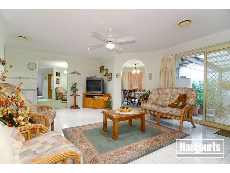 11 Ellenvale Drive, Narre Warren VIC 3805