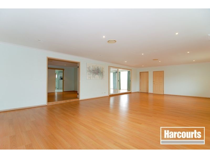 9 Kanumbra Court, Hallam VIC 3803