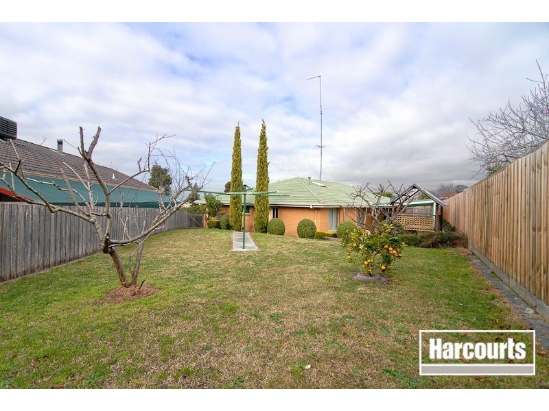 9 Kanumbra Court, Hallam VIC 3803