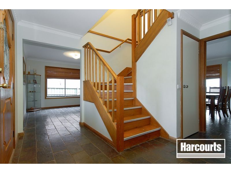 8 London Crescent, Narre Warren VIC 3805