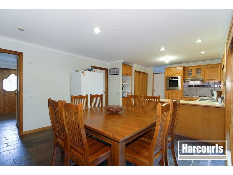 8 London Crescent, Narre Warren VIC 3805
