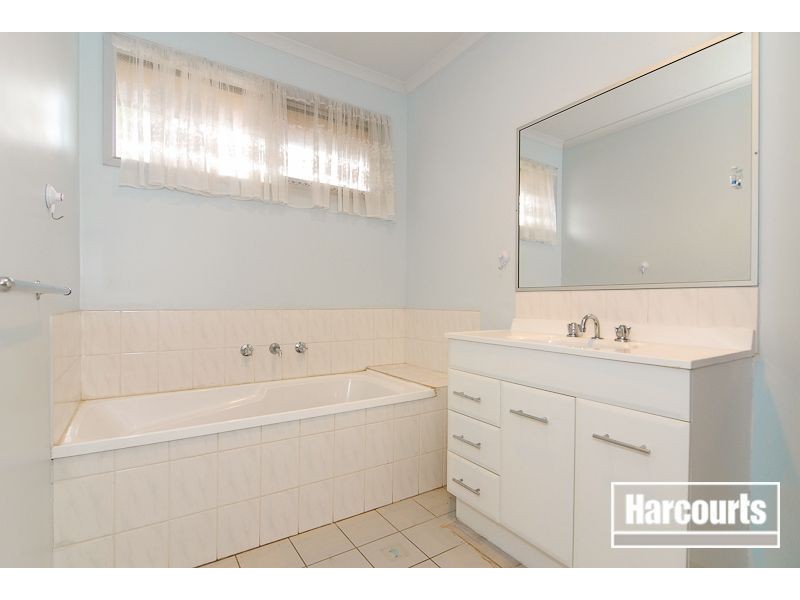 4 Brunel Court, Hampton Park VIC 3976