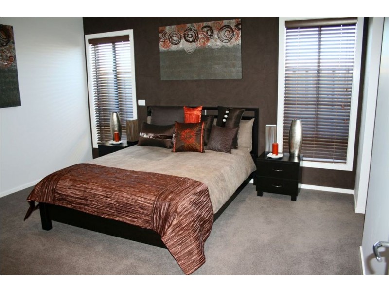 4 Black Caeser Drive, Cranbourne East VIC 3977