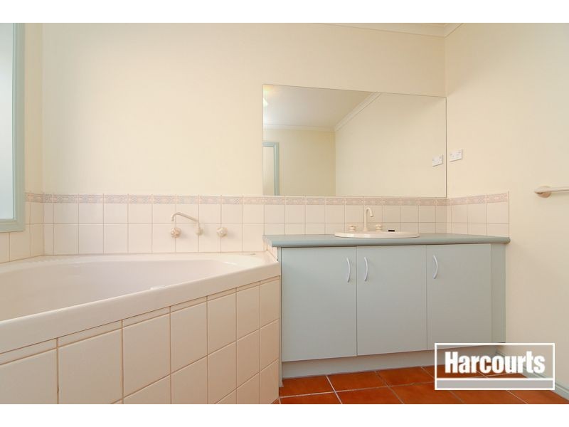 54 Galloway Drive, Narre Warren South VIC 3805