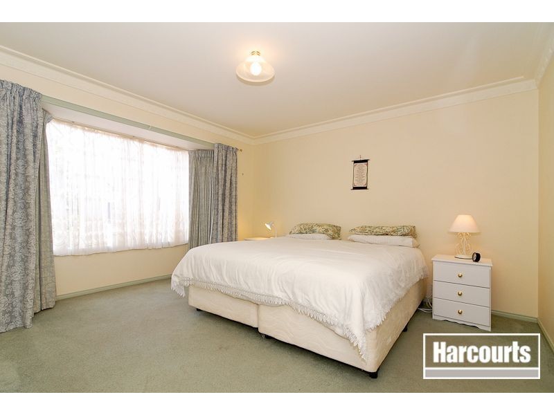 54 Galloway Drive, Narre Warren South VIC 3805