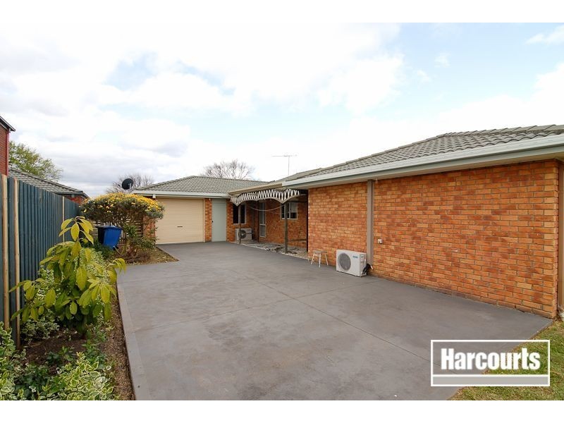 54 Galloway Drive, Narre Warren South VIC 3805