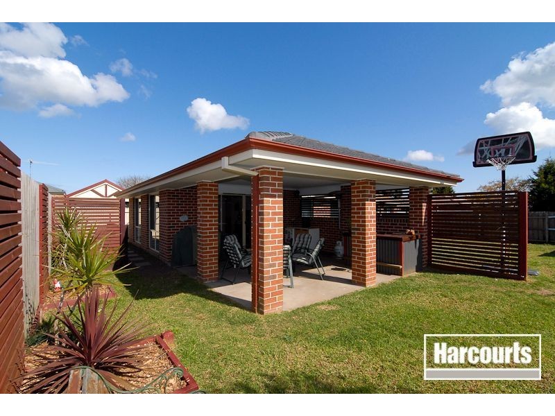 13 Carey St, Cranbourne VIC 3977