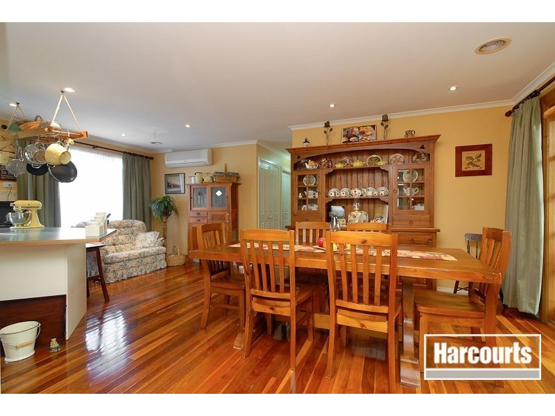 10 Galloway Drive, Narre Warren South VIC 3805