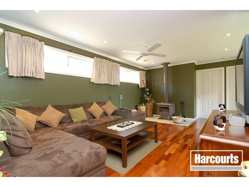 10 Galloway Drive, Narre Warren South VIC 3805