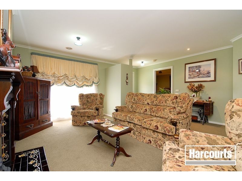 10 Galloway Drive, Narre Warren South VIC 3805