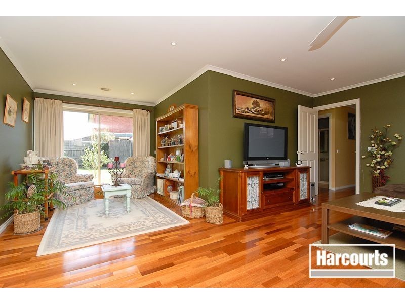 10 Galloway Drive, Narre Warren South VIC 3805