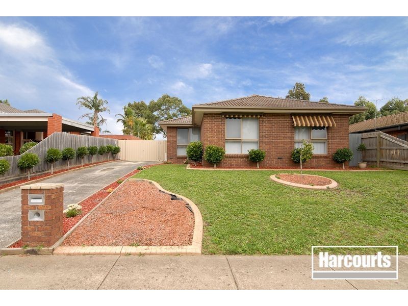 12 Ravensthorpe Cres, Narre Warren VIC 3805