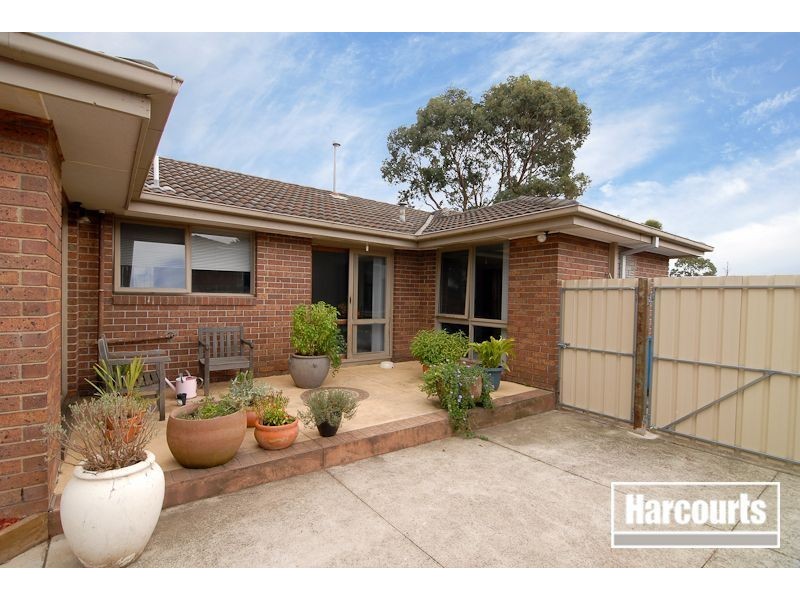 12 Ravensthorpe Cres, Narre Warren VIC 3805