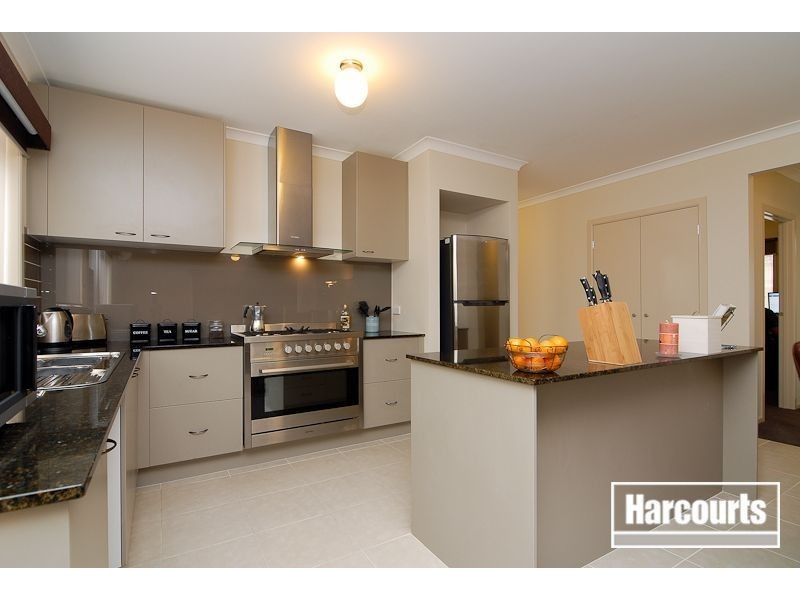 37 Sabel Drive, Cranbourne North VIC 3977