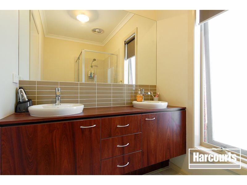 37 Sabel Drive, Cranbourne North VIC 3977