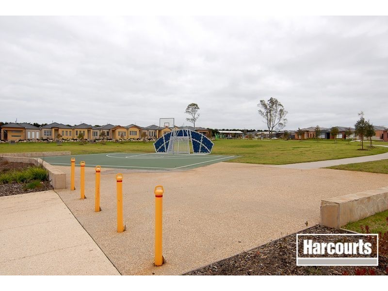 37 Sabel Drive, Cranbourne North VIC 3977