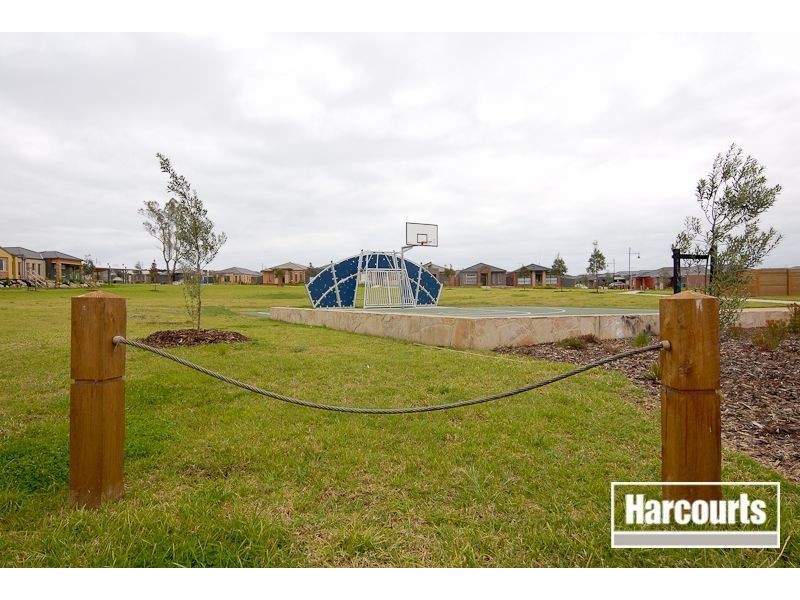 37 Sabel Drive, Cranbourne North VIC 3977