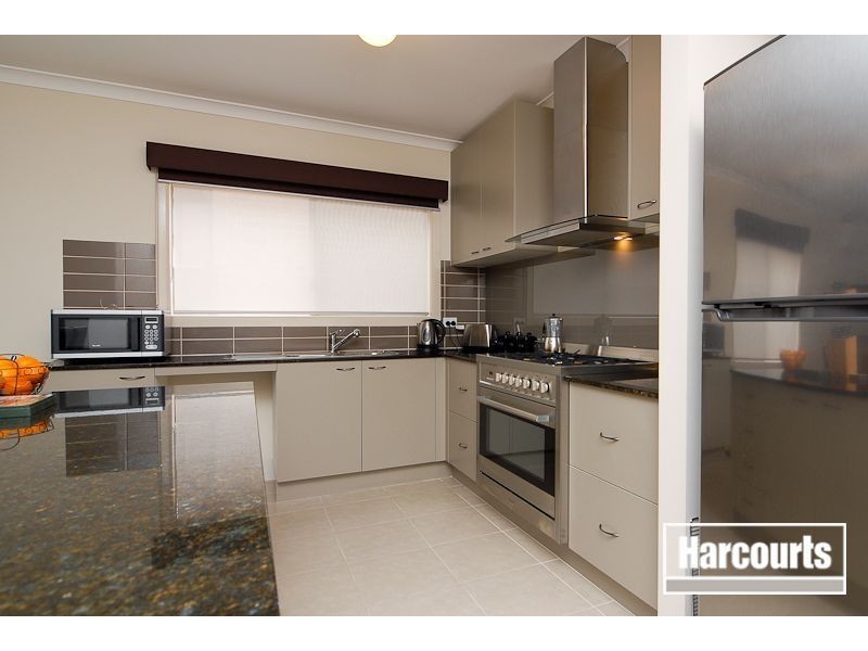 37 Sabel Drive, Cranbourne North VIC 3977