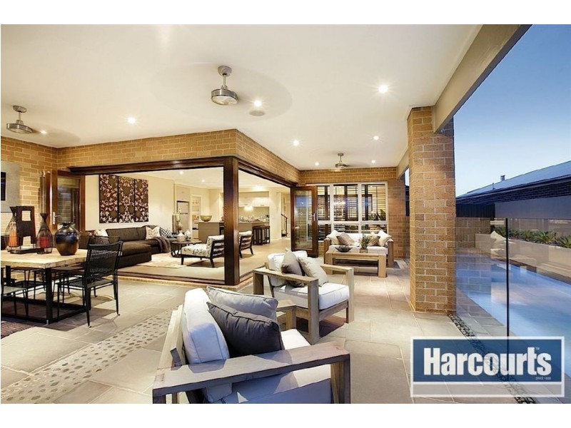 2 Nature Circuit, Cranbourne North VIC 3977