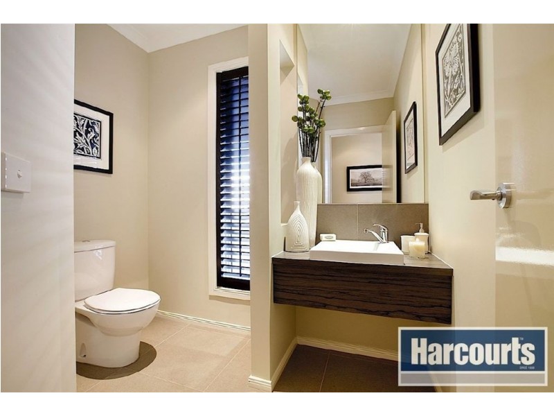 2 Nature Circuit, Cranbourne North VIC 3977
