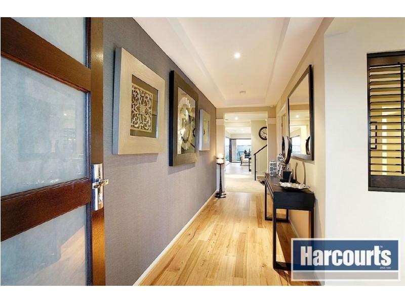 2 Nature Circuit, Cranbourne North VIC 3977